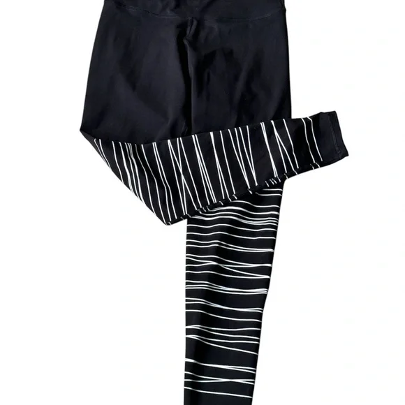 Old Navy Black Striped Women's Leggings - Picture 3 of 6